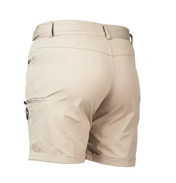 Hovedbilde Move On Grimstad Shorts Sand Dame